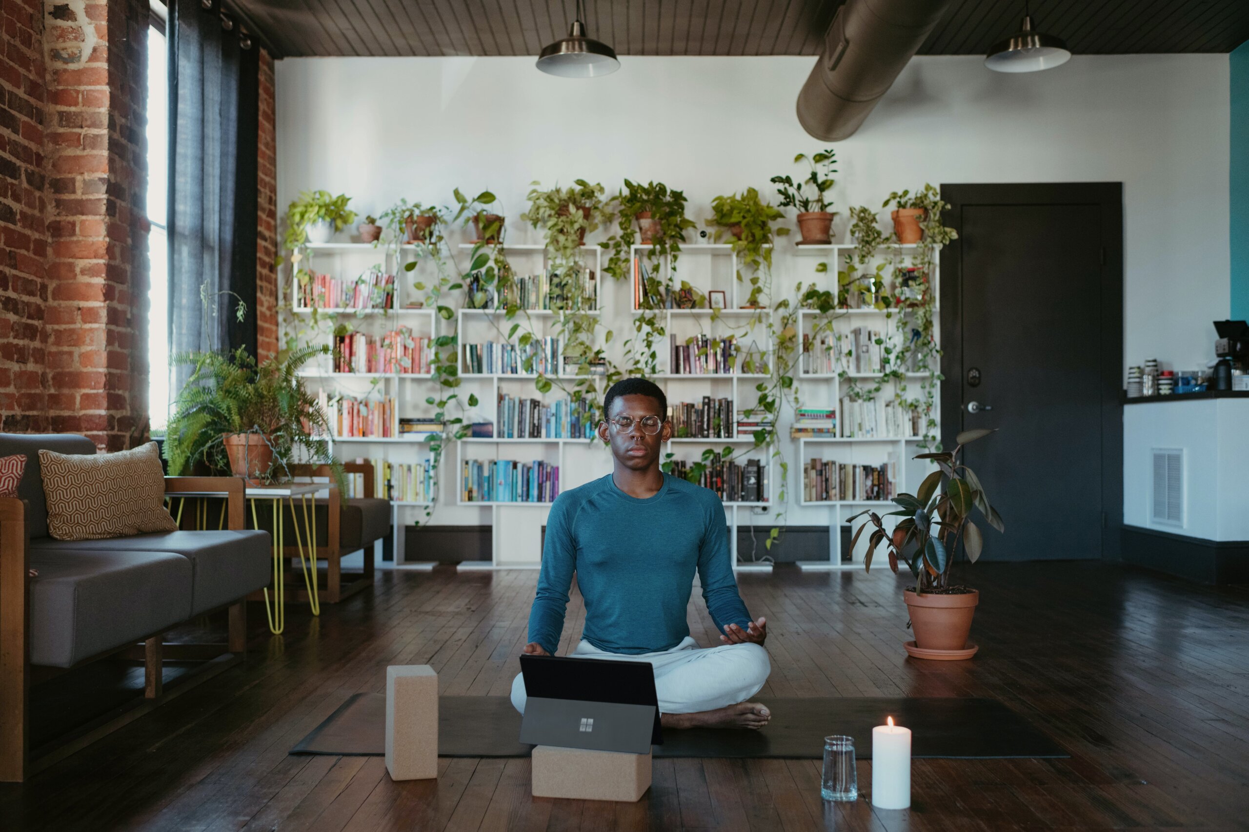 Pausing a subscription content